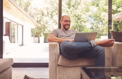#DEVOLO - Astuce - La bonne façon de se connecter au Wi-Fi public pendant les vacances !